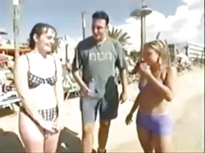 בחורה יפנית רזה וחזה הראתה את אמנות הזיון המיני. סקס סטייל ישראלי חינם
