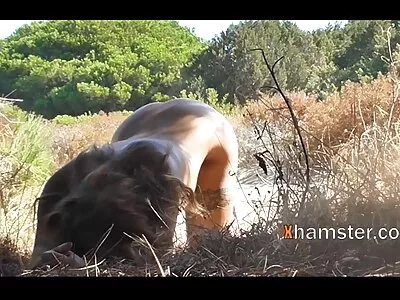 פיתח את הכוס של הילדה באצבעותיו והחל לקבל זין פורנו הומואים ישראלי גדול.