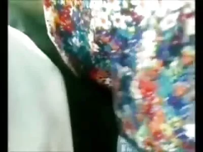 בחורה כהה עור מדהימה סקס ישראלי ברכב נותנת מציצה לבחור במהלך עיסוי וגמרה.