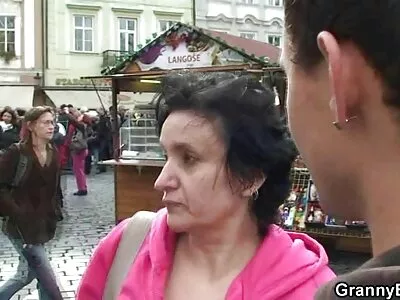 ילדה עם ציצים גדולים מוצצת זין וזיין סרטי סקס ישראלי חינם במכונית.