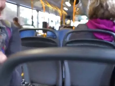 חתיך סרטי סקס ישראלי חינם רוסי הפשיט את הזונה והחל לזיין אותה בכוס ובפה.