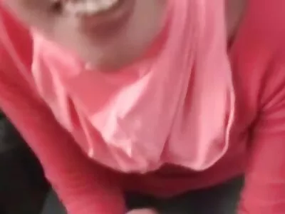 סקס עם סקס ישראלי ווצאפ קונדום על ידי אפרוח שמוצץ את הבחור ראשון.