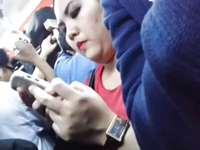 משפשפת את סקס מצלמות ישראליות הכוס שלה בפינת מכונת כביסה ומתחזה עם גבר ממושקף.