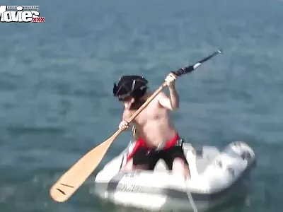 מין במגפיים עם סקס חינם ישראלי כלבה חיננית כהת שיער.