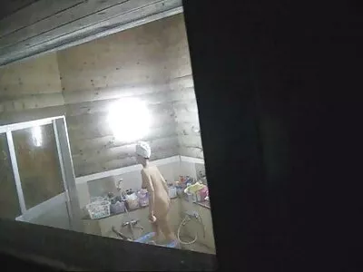 אפרוח קשר חבל לביצים של עבד רוסי מצלמות סקס ישראליות ונהנה עם פטיש.